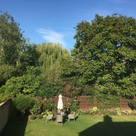 Bed and Breakfast Moon House Witney Exterior foto