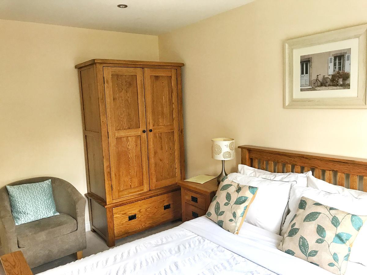 Bed and Breakfast Moon House Witney Exterior foto