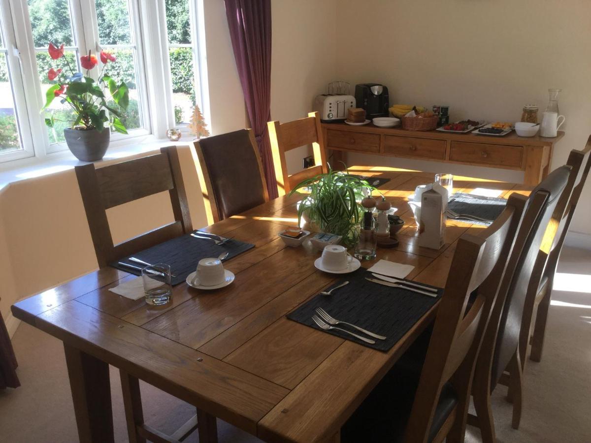 Bed and Breakfast Moon House Witney Exterior foto